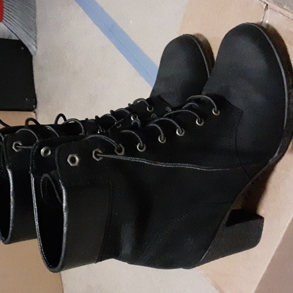 Timberland Shoes - Timberland Nubuck Leather Women’s High Heel Boot Size 8.5. Send offers!!